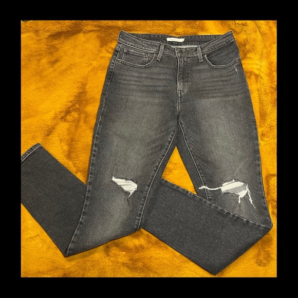 Levi’s • Black Wash High Rise Skinny Jean - Picture 6 of 9